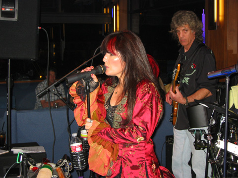 Sandra Singing